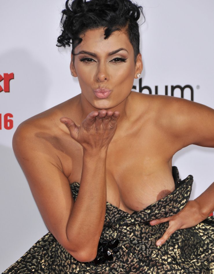 Απίστευτο ατύχημα για γυναίκα μπασκεμπολίστα! Φάνηκε όλο το στήθος της! [εικόνες]