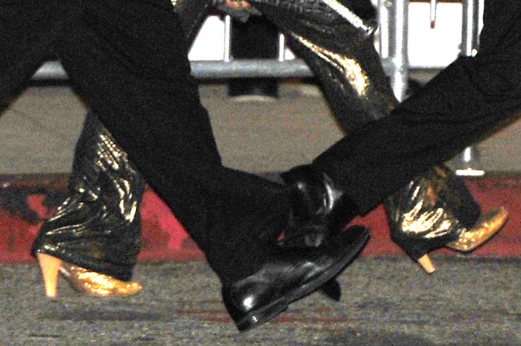 Διάσημος άντρας πήγε στις Χρυσές Σφαίρες...με ψηλοτάκουνα [εικόνες]