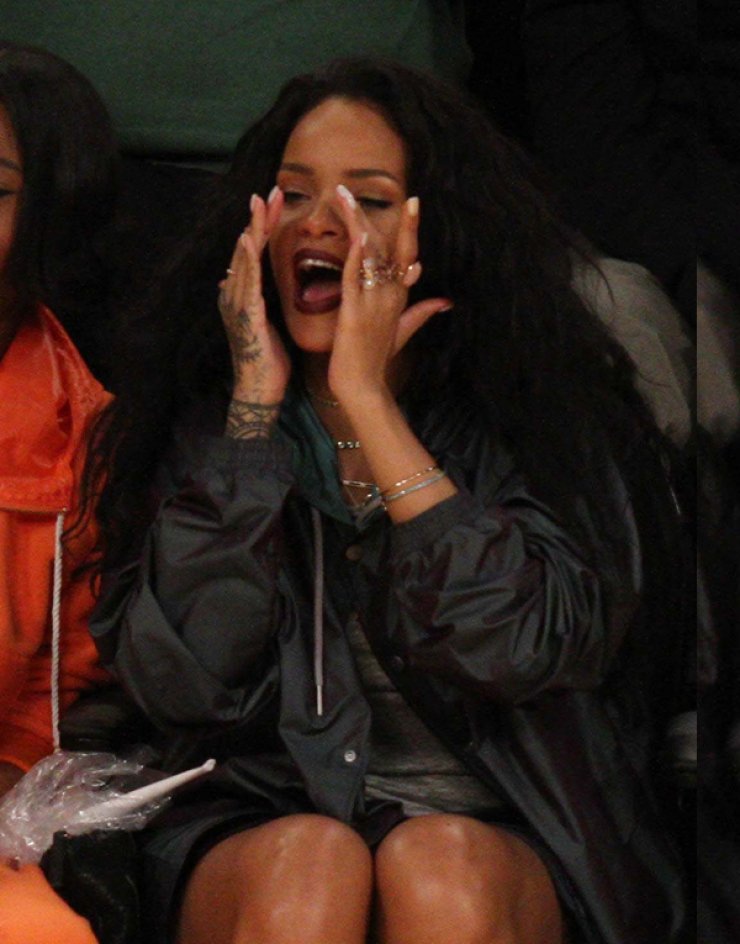 H Rihanna είναι φανατική οπαδός και το δείχνει [εικόνες]