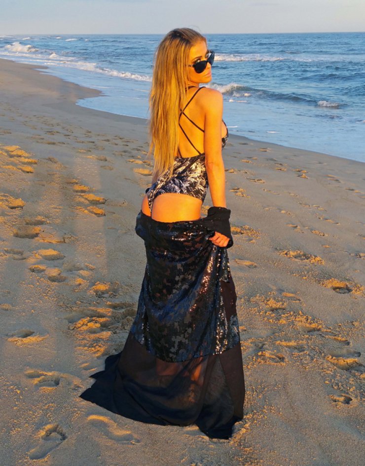 Πόσο σέξυ πια η Carmen Electra! [εικόνες]