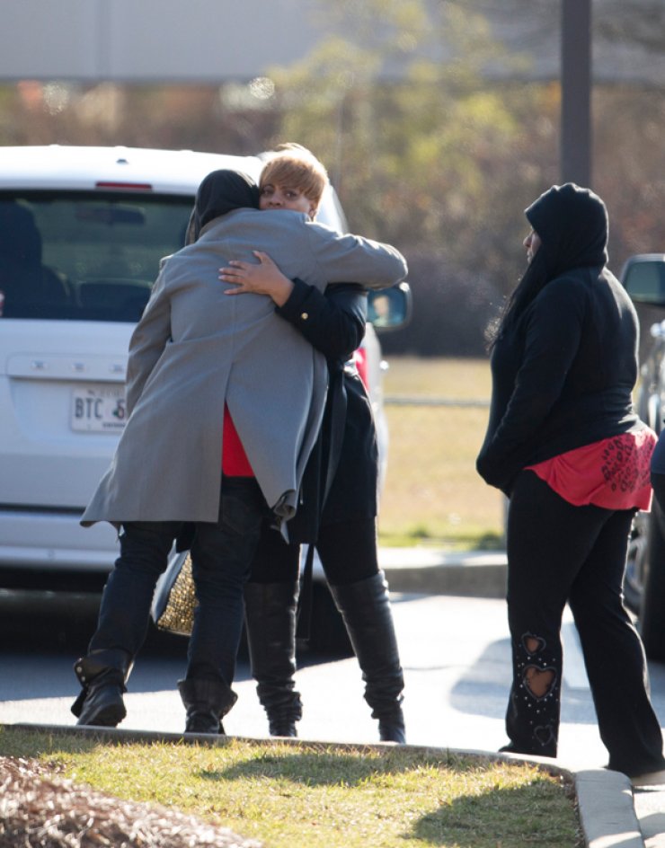 Παραμένει κρίσιμη η κατάσταση υγείας της κόρης της Whitney Huston [εικόνες]