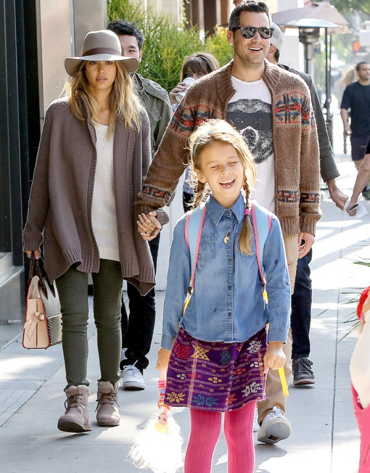 Οικογενειακή έξοδος στο supermarket για την Jessica Alba [εικόνες]