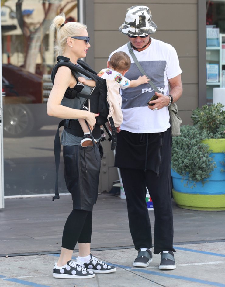 Gwen Stefani: Παίρνει όλη την οικογένεια για manicure [εικόνες]