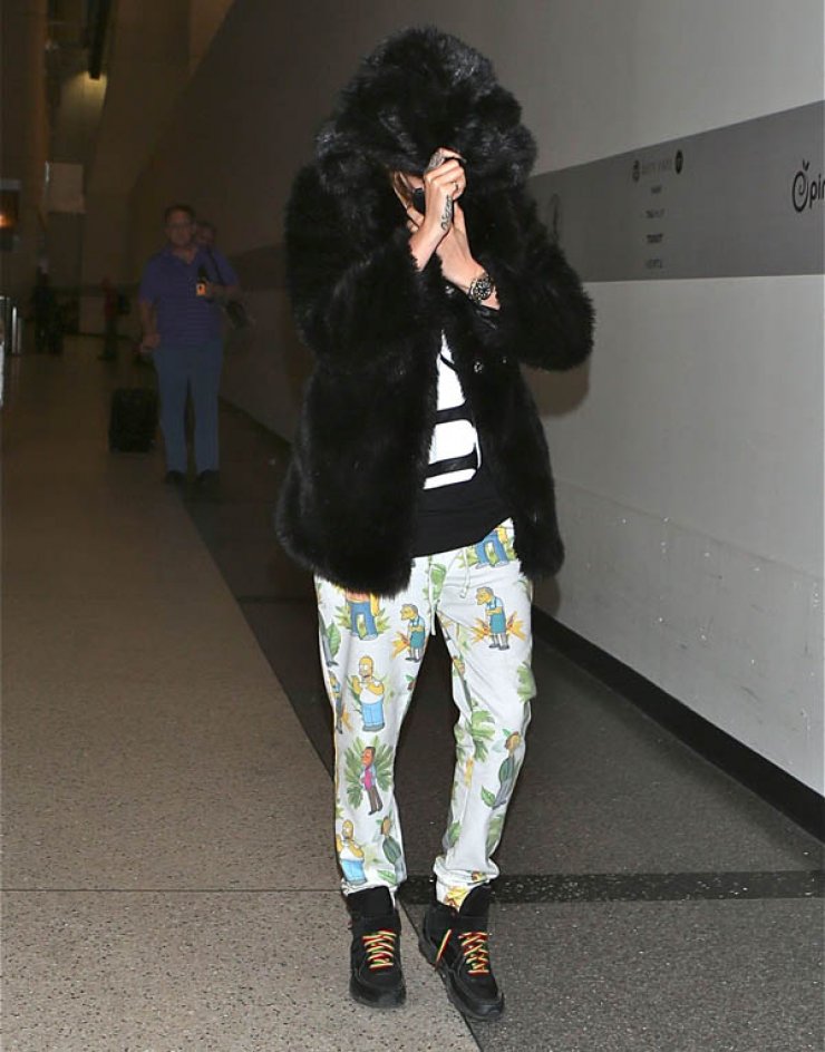 Ποιο μοντέλο κρύβεται πίσω από τη γούνα του cartoon ‘’Simpons’’; [εικόνες]