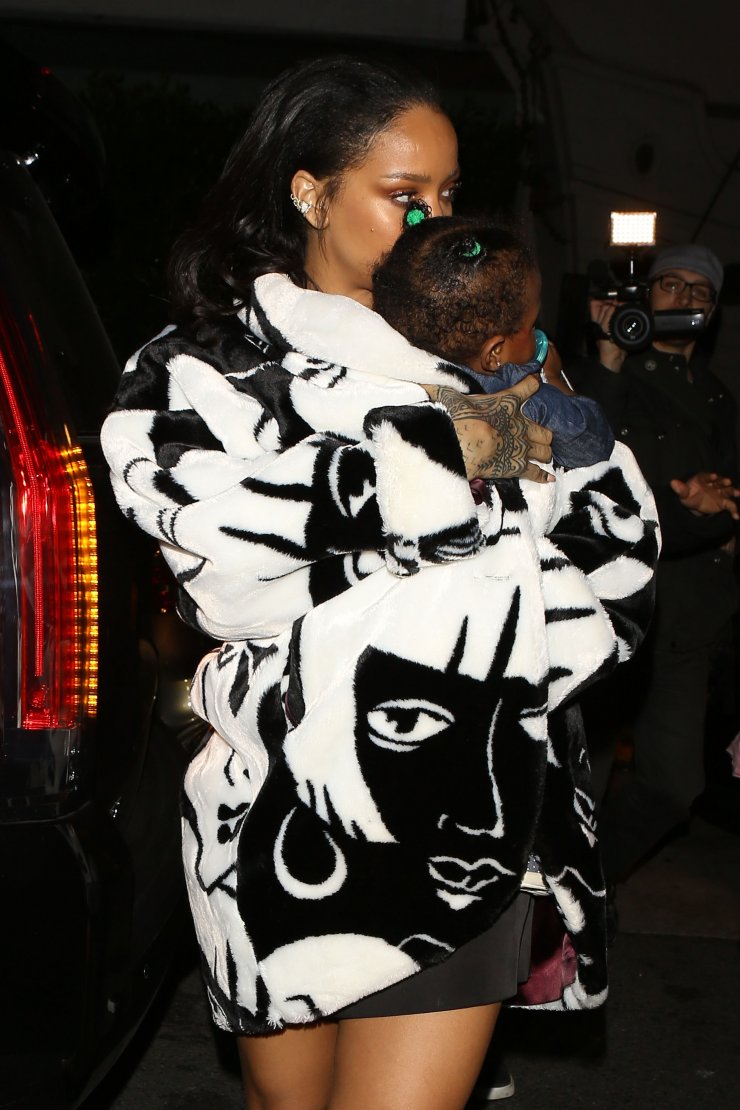 Ποιος ο συνοδός της Rihanna στο δείπνο της; [εικόνες]