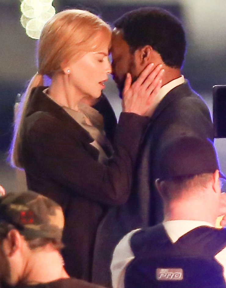 Τα παθιασμένα φιλιά διάσημης ηθοποιού με συνάδελφό της [εικόνες]