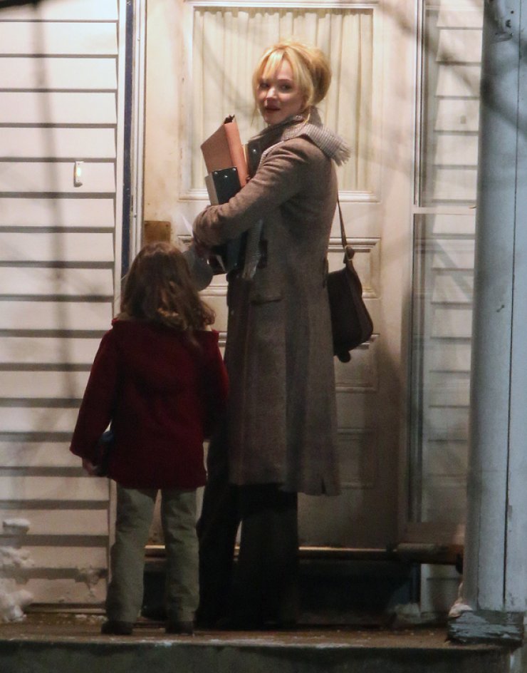 Η Jennifer Lawrence έχει πέσει με τα μούτρα στη δουλειά [εικόνες]