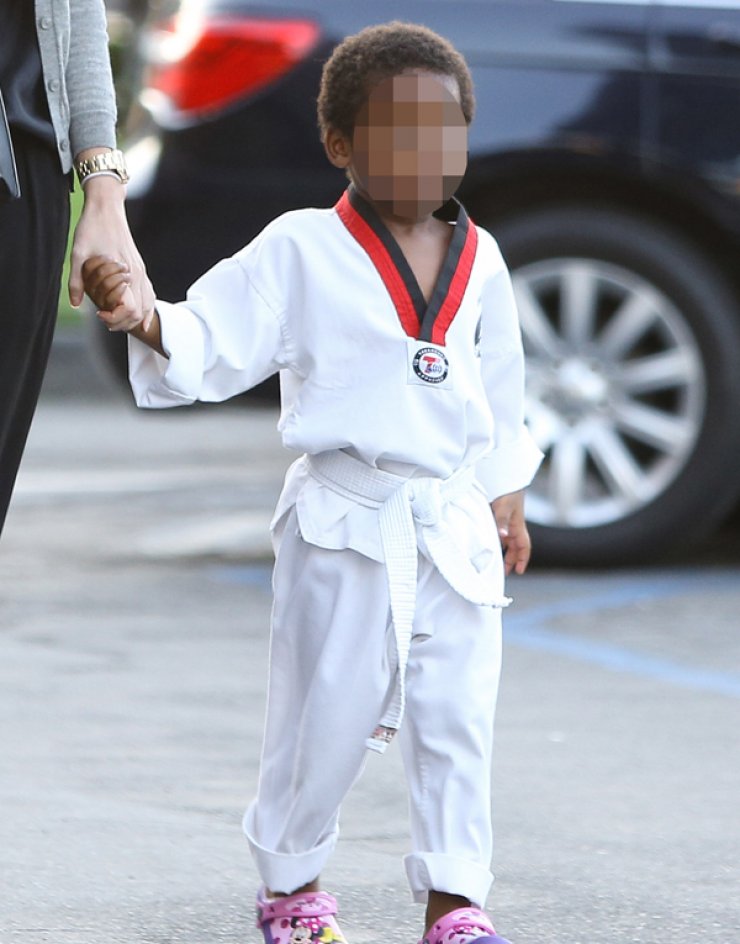 Αυτός είναι ο ήρωας της Charlize Theron [εικόνες]