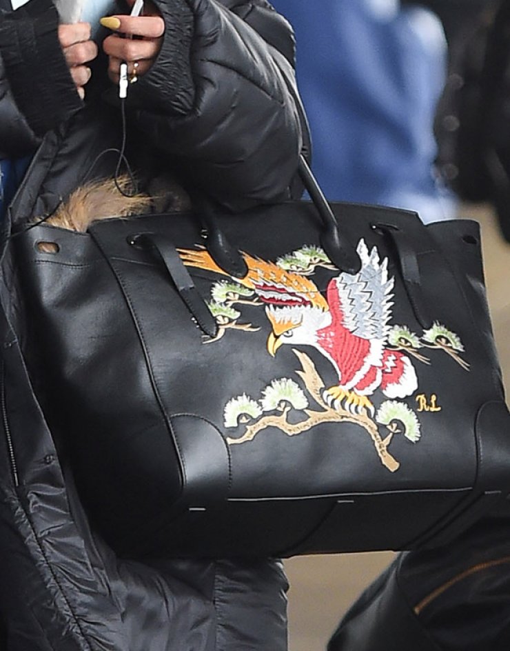 Η Rihanna και ο δράκος [εικόνες]