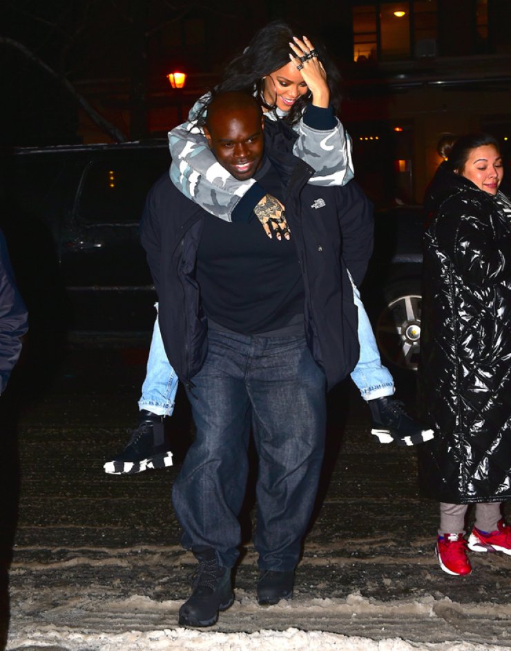 Rihanna: Τα παιδία παίζει [εικόνες]