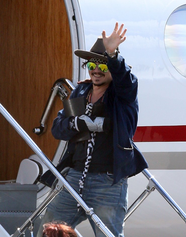 O τραυματισμός του Johnny Depp στο χέρι [εικόνες]