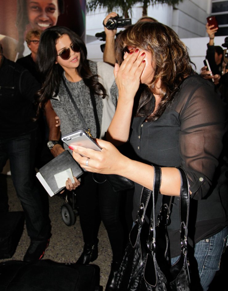 Selena Gomez: Βοήθησε άγνωστη γυναίκα [εικόνες]