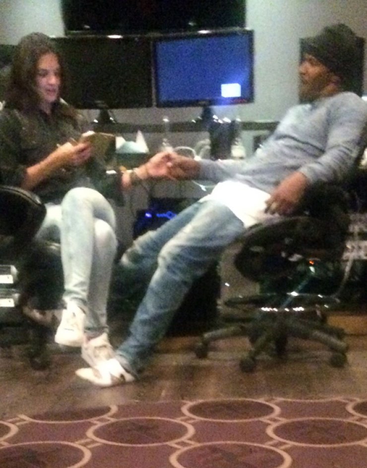 Με ποιον κρατούσε χεράκι η Katie Holmes; [εικόνες]