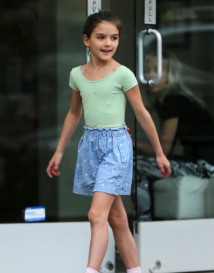 Ολόκληρο κορίτσι έγινε η κόρη της Katie Holmes και Tom Cruise [εικόνες]