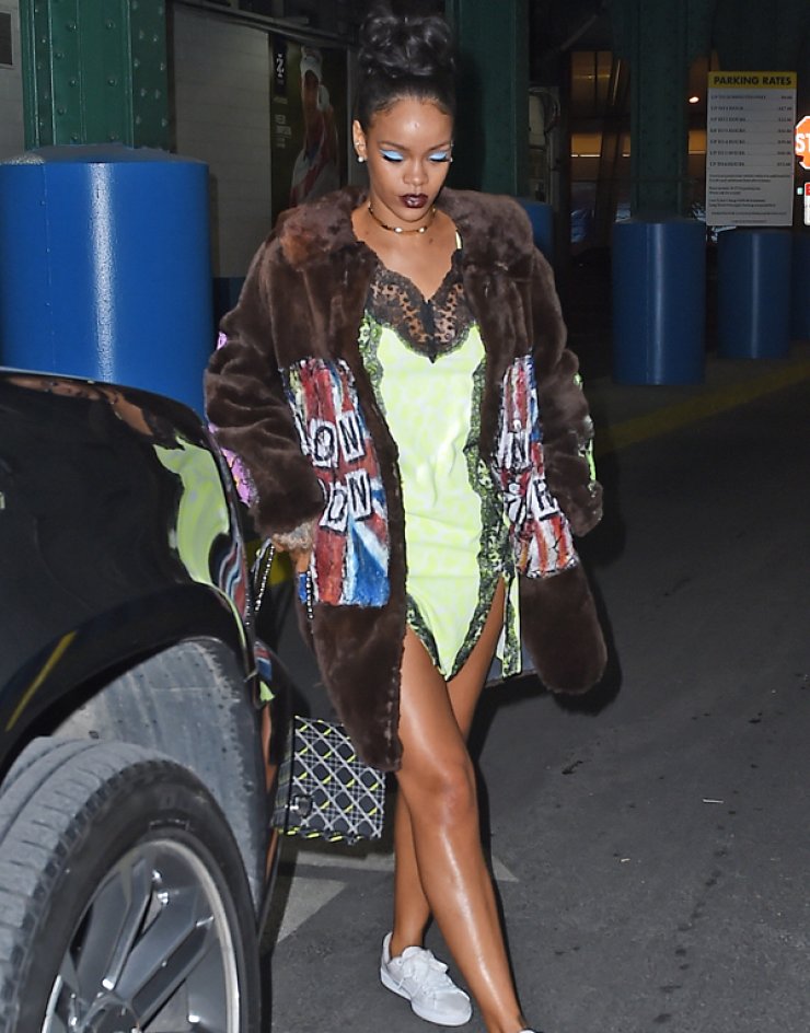 Το μίνι σέξυ φόρεμα της Rihanna [εικόνες]