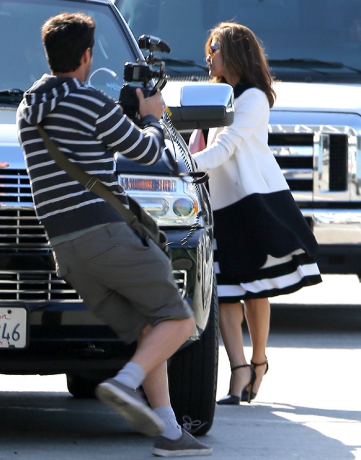 Το κυνηγητό της Eva Mendes [εικόνες]