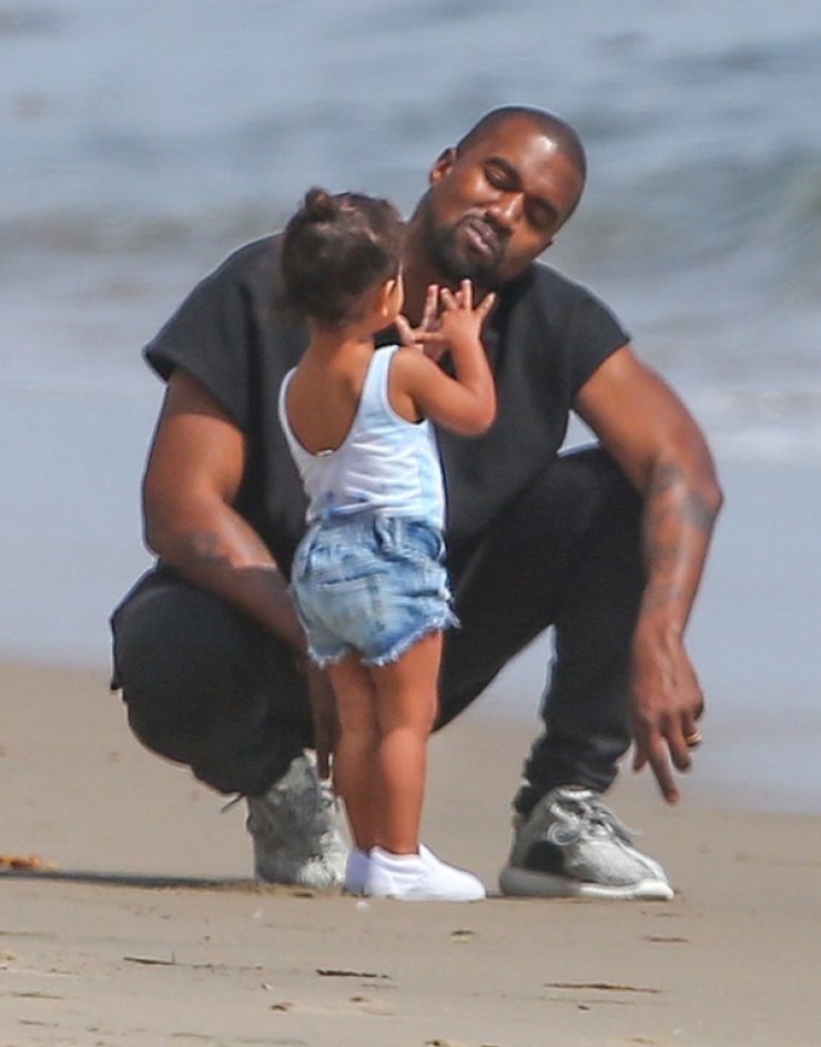 Τρυφερές στιγμές Kanye West με την μικρή North [εικόνες]