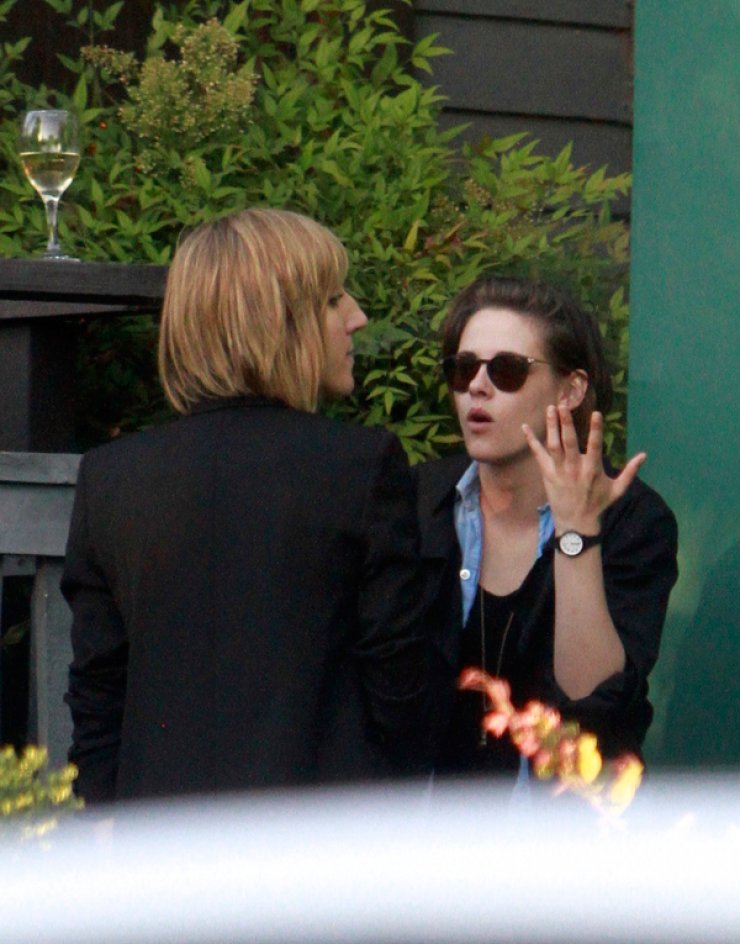 Kristen Stewart: Τσακώθηκε με το κορίτσι της στη μέση του δρόμου [εικόνες]