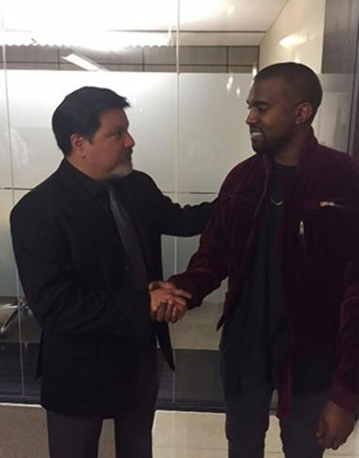Μπλεξίματα με το νόμο έχει ο Kanye West [εικόνες]
