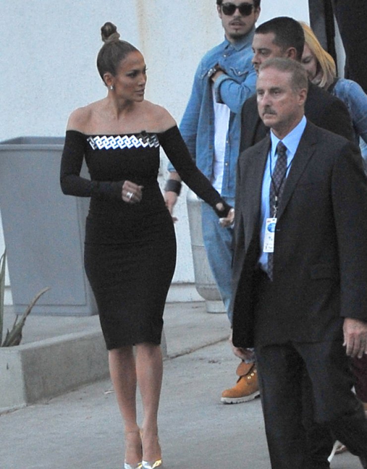 Jennifer Lopez: Σε κάθε της βήμα ο Casper Smart [εικόνες]