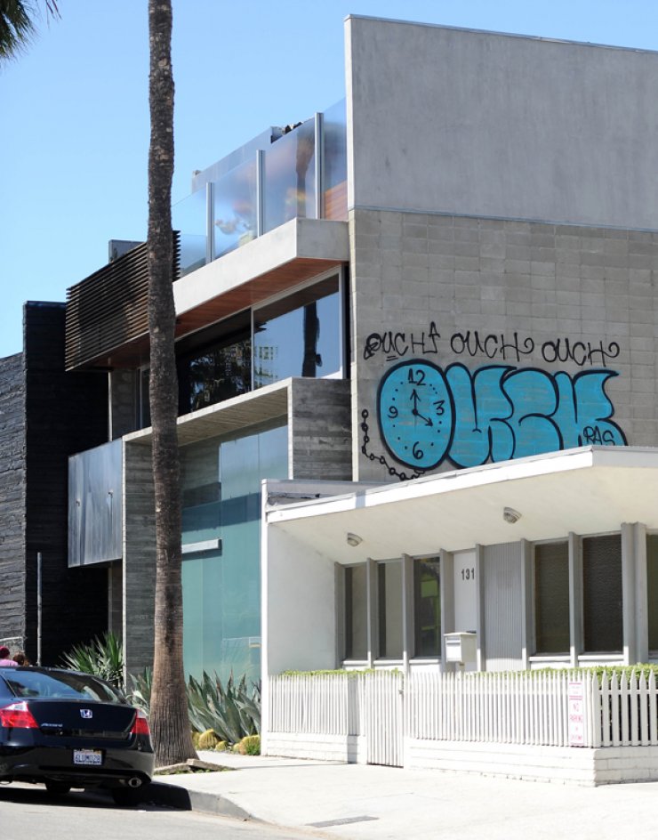 Βανδάλισαν το σπίτι διάσημου ηθοποιού [εικόνες]