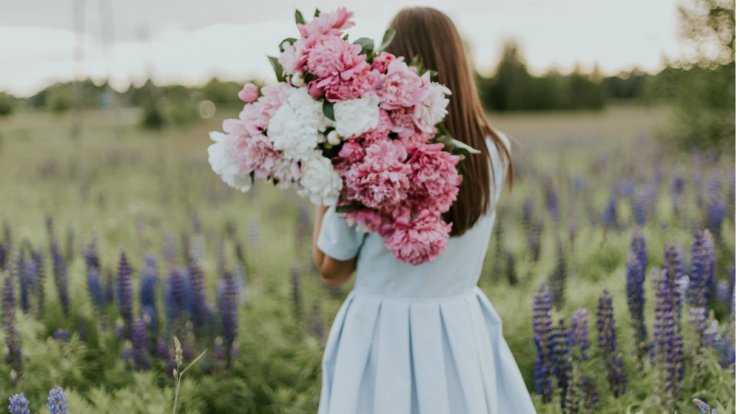 5 + 1 αρώματα που θα λατρέψεις την άνοιξη