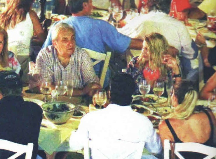 Κωνσταντίνα Σπυροπούλου: Κρουαζιέρα στο Ιόνιο με τον Δημήτρη Κοντομηνά και τον Λάκη Λαζόπουλο