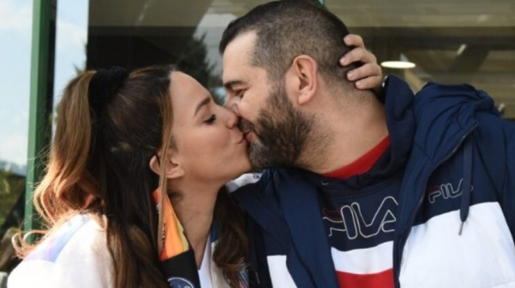 Κατερίνα Στικούδη: Πήρε εξιτήριο από το μαιευτήριο [εικόνες]