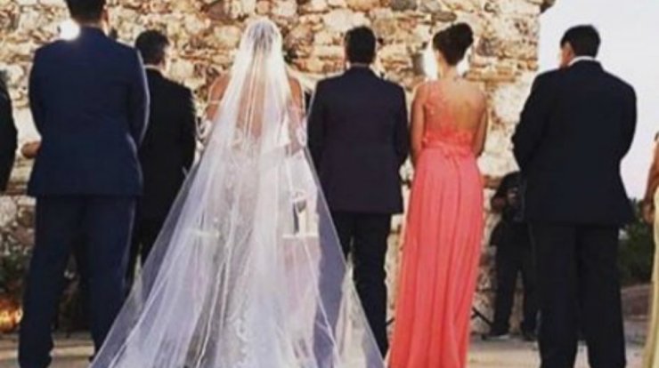 Το υπέροχο νυφικό Ελληνίδας παρουσιάστριας που δημιούργησε η Κύπρια σχεδιάστρια, Στάλω Θεοδώρου!