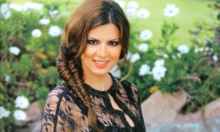 Σταματίνα Τσιμτσιλή: Επέστρεψε στην εκπομπή μετά τη γέννηση της κόρης της! [βίντεο]