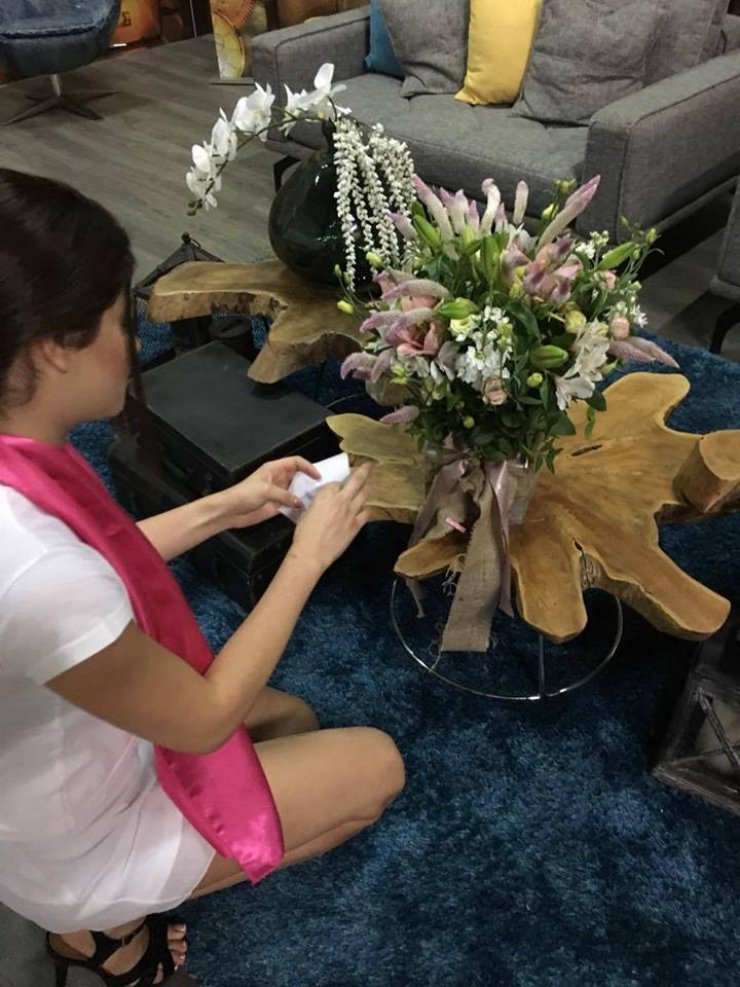 Υποψήφια Star Κύπρος: Η μυστηριώδης ανθοδέσμη που έλαβε από Κύπριο επιχειρηματία λίγο πριν το 4ο live