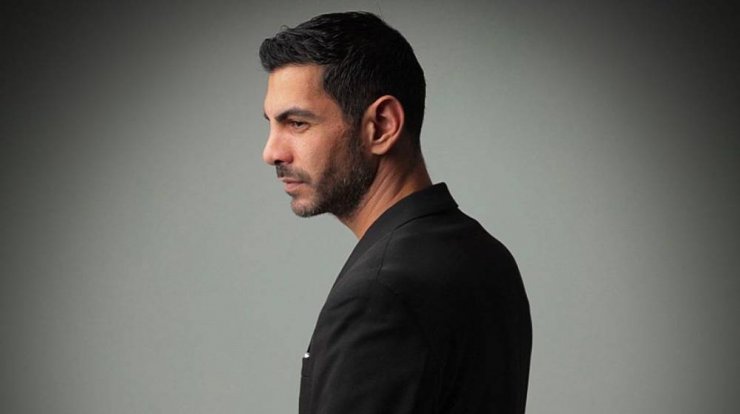 Αμείωτο το κέφι στη λαμπερή πρεμιέρα του Σταύρου Κωνσταντίνου με καλεσμένο τον Γιώργο Θεοφάνους 