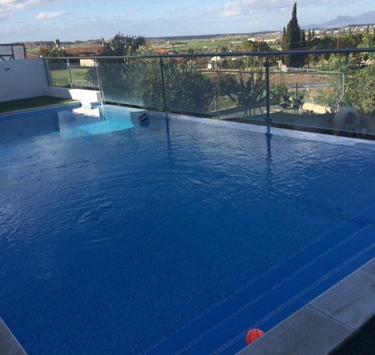 Αυτά είναι! Δείτε την εντυπωσιακή βεράντα επώνυμου Κύπριου!