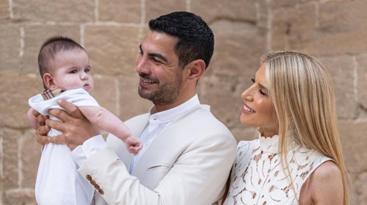 Έλενα Ανδρέου: Δημοσίευσε πρώτη φορά εικόνα με τον γιο της την πρώτη ημέρα ζωής του