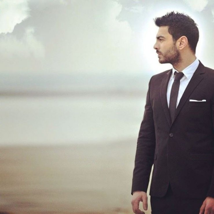 Απίστευτες φωτογραφίες: Έξαλλος ο Σταύρος Κωνσταντίνου: Διέρρευσαν γυμνές του φωτογραφίες