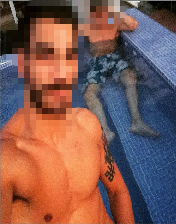 Κύπριος τραγουδιστής και παρουσιαστής μαζί στην πισίνα!