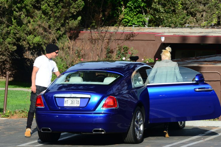 Ζευγάρι του Hollywood και το νέο του πανάκριβο απόκτημα [φωτογραφίες]