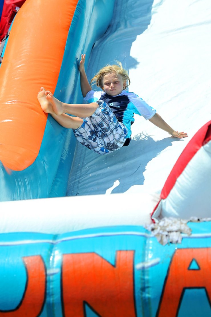 Gwen Stefani: Στο υδροπάρκο με τα παιδιά [εικόνες]