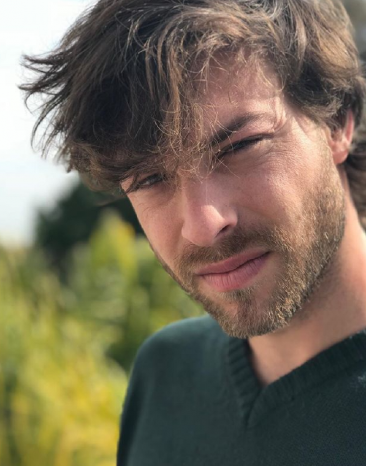 Δείτε πως ήταν ο κούκλος ηθοποιός Στέφανος Μιχαήλ πριν γίνει γνωστός στο ευρύ κοινό!