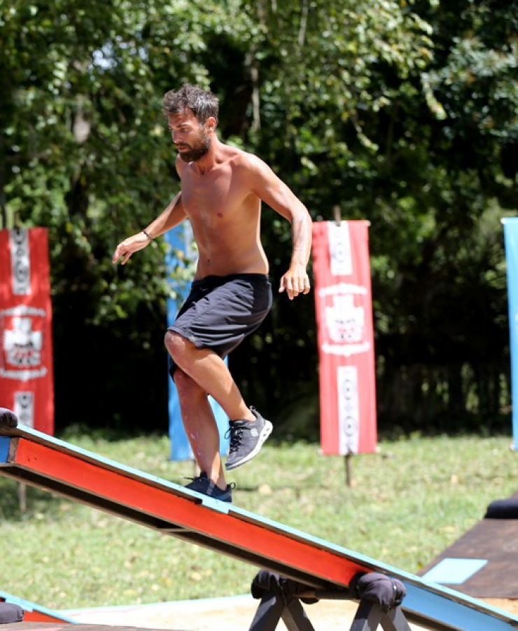 Ο κολλητός του Χανταμπάκη μας συγκίνησε μετά τη σπαρακτική αντίδραση του παίκτη όταν είδε τον γιο του!