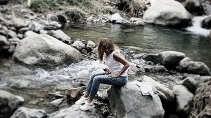 Κύπρια τραγουδίστρια αποκάλυψε πως σπουδάζει φιλολογία!