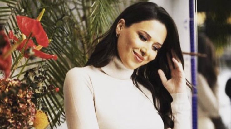 Στέλλα Στυλιανού: Μας συστήνει τη γοητευτική μαμά της [εικόνα]