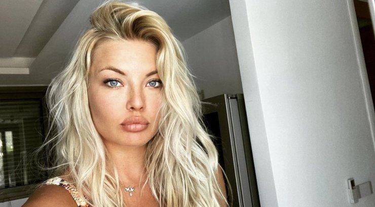 Ροζίτα Κεντάλα: Πόζαρε ημίγυμνη και έφερε καύσωνα χειμωνιάτικα! [εικόνες]