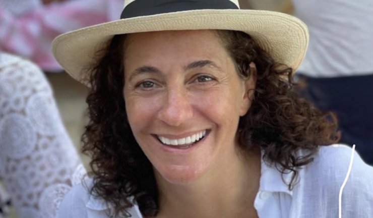 Aναστασία Παπαδοπούλου: “Λιώσαμε” με τον ενός έτους γιο της να κρατάει μπαλόνι για τα γενέθλια της!