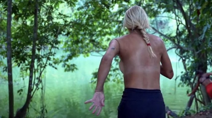 Eυρυδίκη Παπαδοπούλου: Πανηγύρισε τη νίκη της ομάδας της topless και αναστάτωσε τους τηλεθεατές [βίντεο]