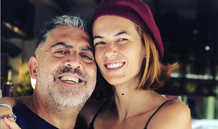 Ο Kούλλης και η Κλαίρη Νικολάου γιορτάζουν 20 χρόνια έρωτα! Η τρυφερή τους στιγμή