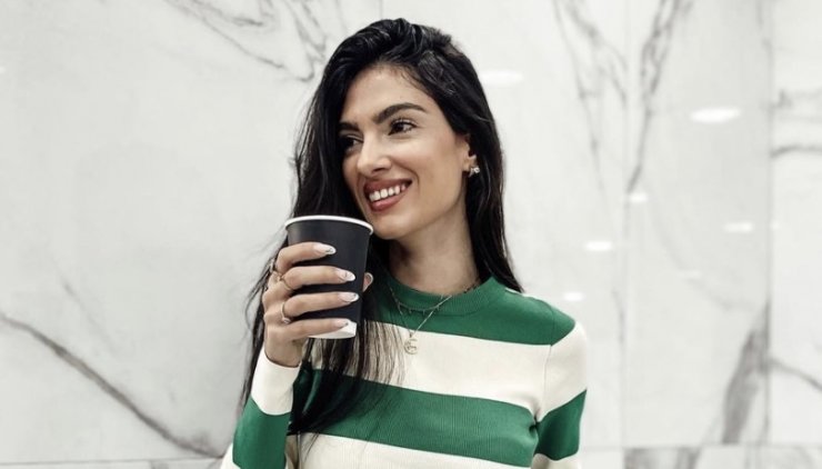 Άντρεα Κυριάκου: Την είδαμε να παίζει γκολφ φορώντας νυφικό και μας άφησε άφωνους