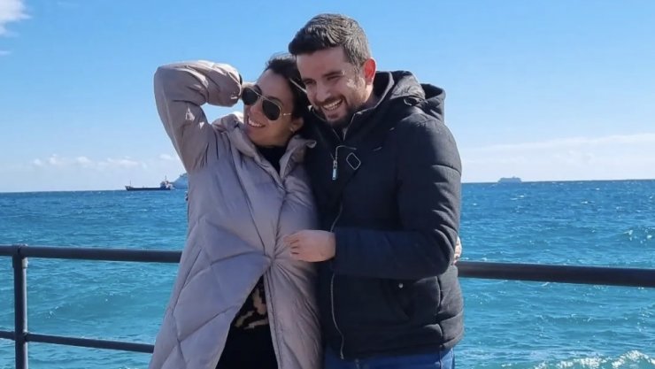 Xρίστος Χριστόφιας: Το τρυφερό στιγμιότυπο με τη νεογέννητη κόρη του να την ταΐζει στην αγκαλιά του