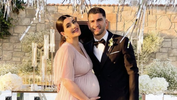 Iωάννης Κούσουλος - Ντορίνα Αντωνίου: Έγιναν πρώτη φορά γονείς! Οι εικόνες με τον νεογέννητο