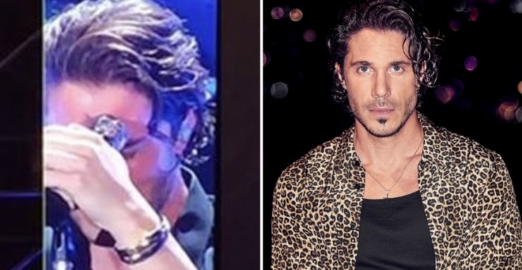 Νίκος Οικονομόπουλος: Διέκοψε τραγούδι σε συναυλία του και έβαλε τα κλάματα [βίντεο]